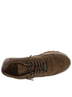 Baskets running en cuir brunes avec semelle à talon plat et lacets élastiqués