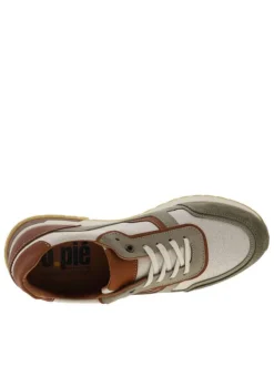 Baskets running en cuir kaki à talon plat avec des lacets écrus