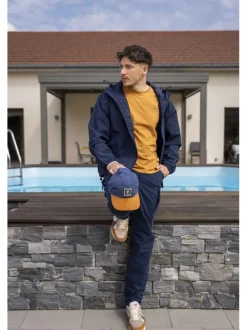 Baskets running en cuir tabac à talon plat avec lacets tressés et logo marine