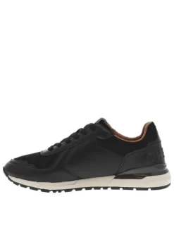 Baskets running noires à talon plat avec des lacets et logo cousu