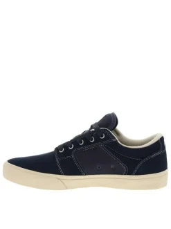 Baskets skate en cuir bleu marine avec un talon plat et des lacets
