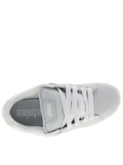 Baskets skate en cuir grises avec un talon plat et des lacets