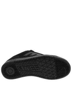 Baskets skate en cuir noires avec un talon plat et des lacets