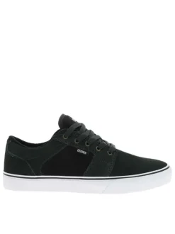 Baskets skate en cuir vertes avec un talon plat et des lacets