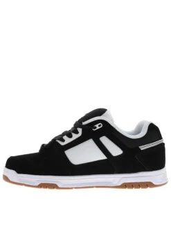 Baskets skate noires à semelle plate avec une languette épaisse