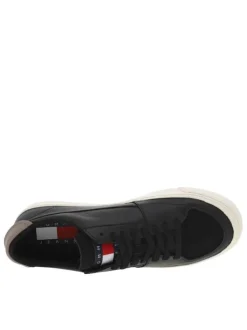 Baskets tennis en cuir noires à semelle plate et à lacets plats
