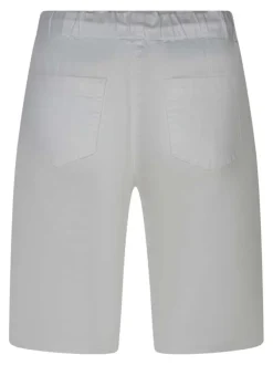 Bermuda blanc uni avec une coupe large et de multiples poches