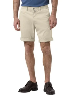 Bermuda Chino beige uni avec une coupe ajustée et des ourlets