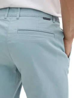 Bermuda chino en coton bleu ciel uni avec une coupe regular fit