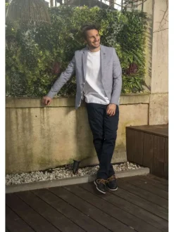 Blazer gris imprimé pied de poule à coupe ajustée fermé par deux boutons