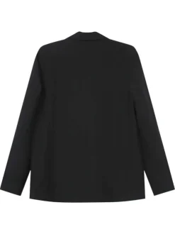 Blazer noir uni avec une coupe droite et un col cranté à revers