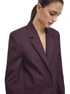 Blazer violet uni avec une coupe droite et un col à revers cranté