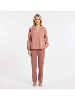 Blouse Bonnie rose unie pourvue de manches longues et d'un col tunisien