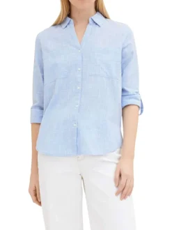 Blouse en coton bleue avec de fines rayures et un col v à revers