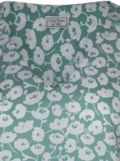 Blouse Flora ciel fleurie à coupe droite col v et à manches courtes