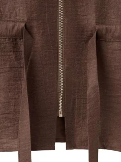 Blouse marron unie pourvue d'une coupe droite et de manches courtes