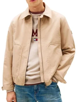 Blouson beige à coupe ajustée pourvu d'un col à revers et de manches longues