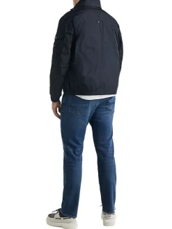 Blouson à capuche marine uni avec une coupe droite et un col montant