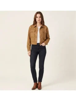 Blouson court camel uni avec une coupe droite et un col à revers