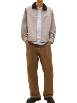 Blouson en coton biologique taupe uni avec une coupe droite et un col à revers