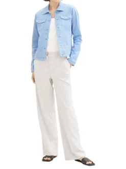 Blouson en coton bleu uni avec une coupe droite et un col français