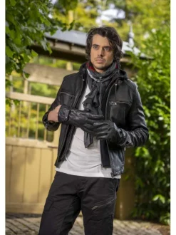Blouson en cuir marron avec une coupe droite et une capuche amovible