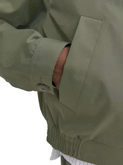 Blouson kaki uni coupe droite avec un col français et des poches latérales