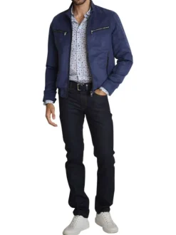 Blouson marine uni avec une coupe droite et un col montant avec un bouton