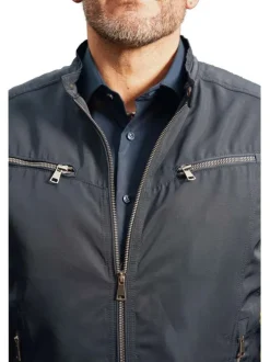 Blouson marine uni avec une coupe droite un col boutonné et 5 poches