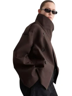 Blouson marron uni avec une coupe cropped et un col montant boutonné