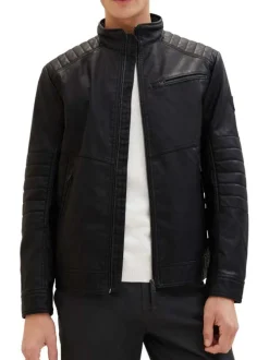 Blouson noir en simili cuir avec une coupe droite et un col montant