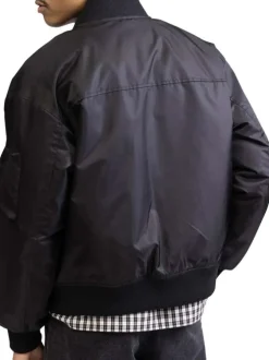 Bomber noir pourvu d'un col rond côtelé et d'une fermeture zippée