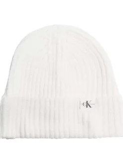 Bonnet écru en maille jersey et un logo cousu à l'avant