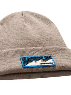 Bonnet marron en maille fine avec patch iconique brodé sur le revers