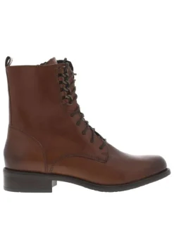 Boots en cuir cognac aspect fumé à talon plat avec lacets ronds et zip latéral