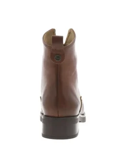 Boots en cuir cognac à talon décroché bas avec un zip sur le devant