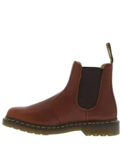Boots en cuir marron à talon plat et à bandes élastiquées sur les côtés