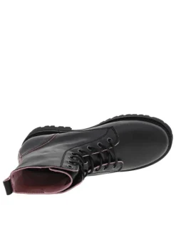 Boots en cuir noires à talon plat avec détails de couleur rose au niveau des coutures