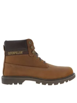 Boots en cuir nubuck marron à surpiqures contrastées avec logos cousus et fermetures par lacets tressés ronds bicolores