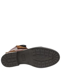 Bottines en cuir cognac à semelle antidérapante et à lacets plats