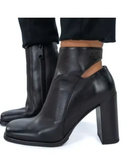 Bottines en cuir lisse noir à bout carré, à talon décroché haut et zip latéral
