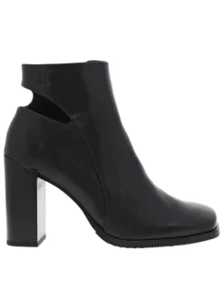 Bottines en cuir lisse noir à bout carré, à talon décroché haut et zip latéral
