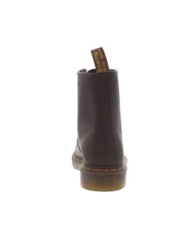 Bottines en cuir marron à talon décroché bas avec des lacets ronds