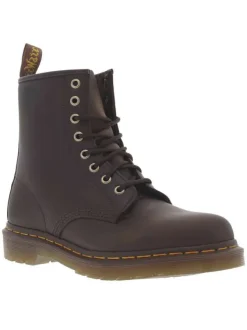 Bottines en cuir marron à talon décroché bas avec des lacets ronds