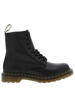 Bottines en cuir noires à talon décroché bas avec des lacets ronds