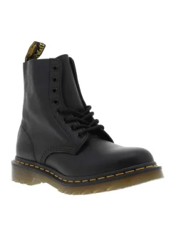 Bottines en cuir noires à talon décroché bas avec des lacets ronds