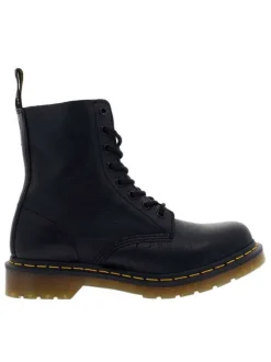Bottines en cuir noires à talon décroché bas avec des lacets ronds