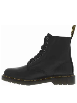 Bottines en cuir noires à talon décroché bas avec des lacets ronds