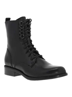 Bottines en cuir noir à semelle à trépointe striée à talon décroché bas et à lacets et zip latéral