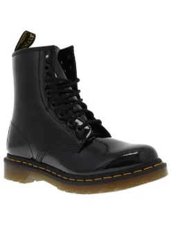 Bottines noire en cuir enduit à talon décroché bas avec des lacets ronds